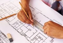 Mimarların Uluslararası Projelerdeki Başarıları Artıyor Mimarlık sektöründe sınır ötesi çalışmaların kapsamı genişlerken, farklı ülkelerde proje geliştiren mimarların sayısı da artıyor. Konutlardan otel projelerine, ticari yapılardan kamusal alanlara kadar farklı ölçekteki çalışmalar, mimarlık ofislerinin uluslararası deneyim kazanmasına katkı sağlıyor. Farklı coğrafyaların ihtiyaçlarını, kültürel özelliklerini ve yapı koşullarını dikkate alan tasarımlar, küresel ölçekte yeni çalışma fırsatlarının oluşmasına zemin hazırlıyor. Konulu bir haber görseli.